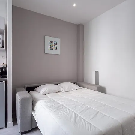 Automatic Check-in - Modern Flat In The City Center 아파트